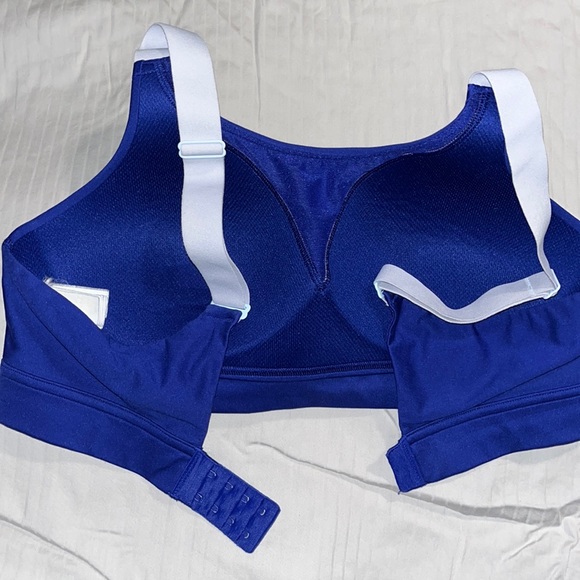 Under armour sports bra 36/C - Picture 2 of 3